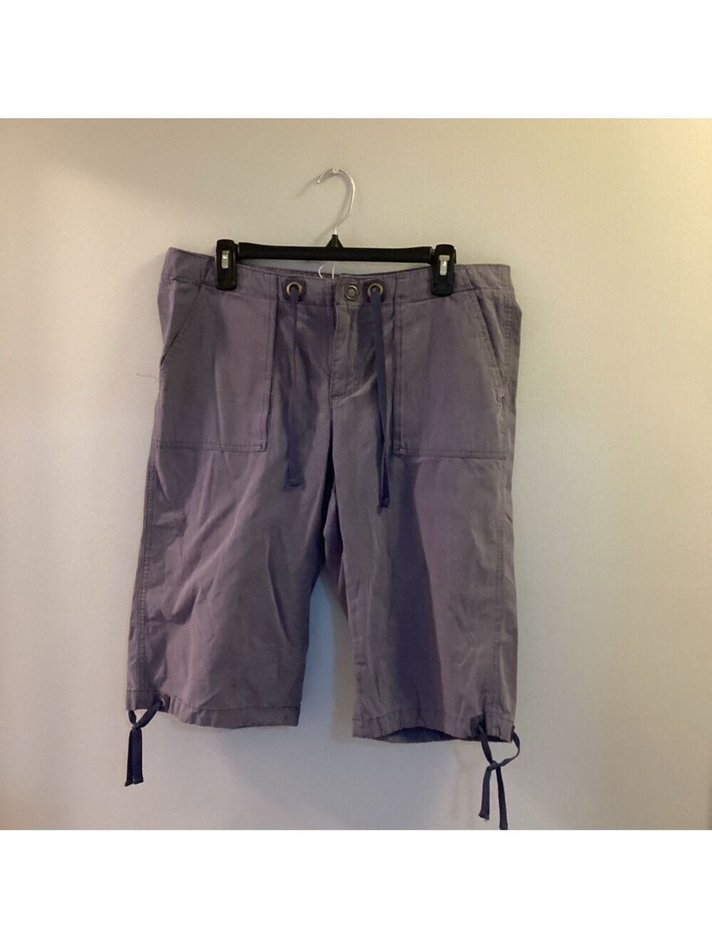 LEE One True Fit capri Woman’s size Medium or 12 purplish blue pinstripe…